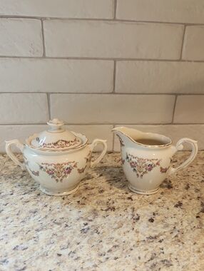 Syracuse China Sugar Bowl With Lid And Creamer